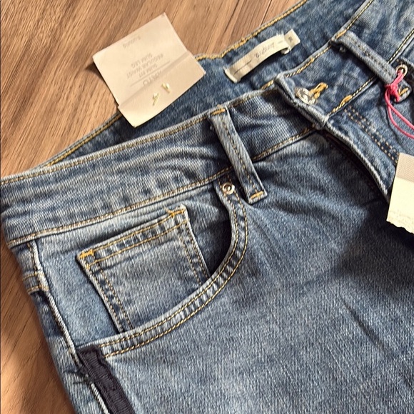 Women's Skinny Jeans in Deep Blue - Picture 2 of 7